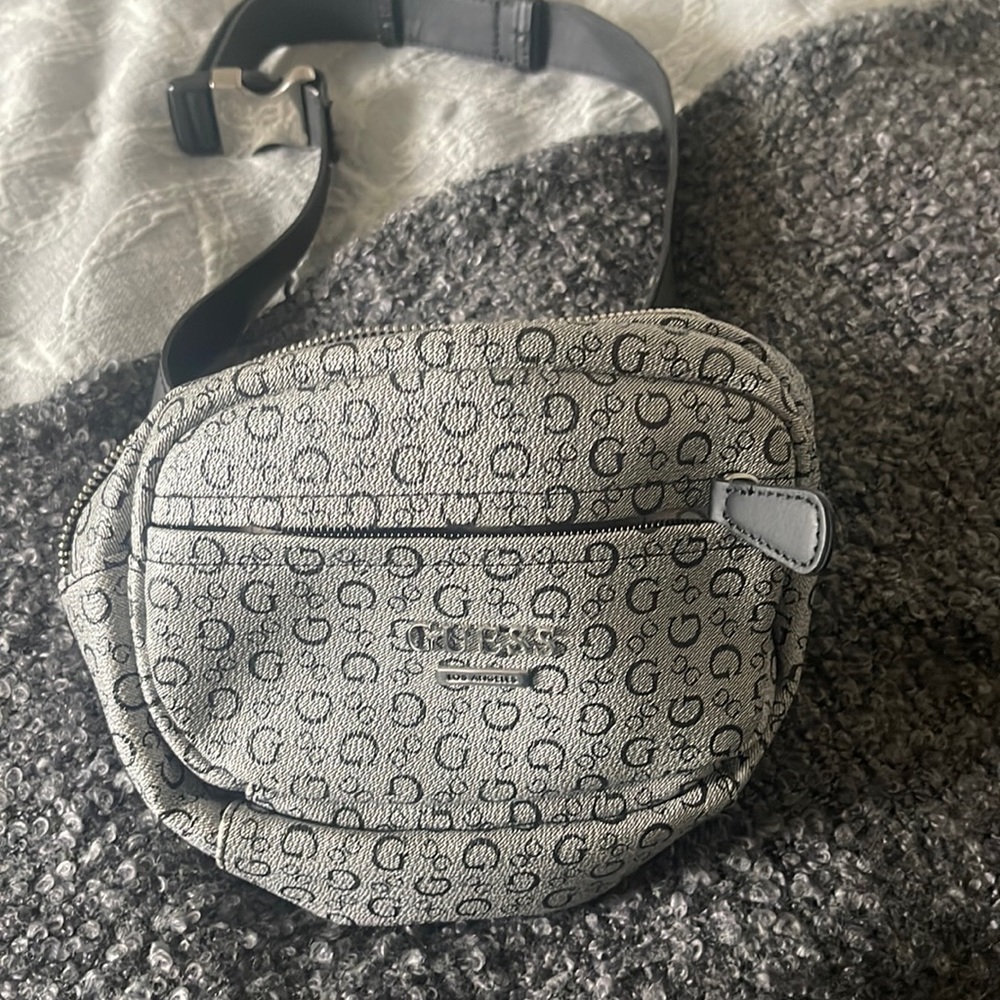 Guess Fanny Pack